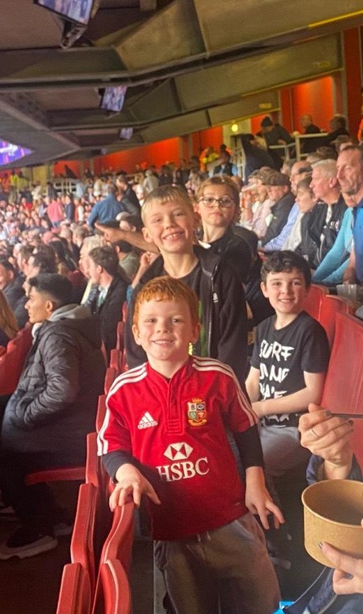 Sloughrfc's tweet photo. Such a brilliant day out for our youth section @RLWC2021 ENGvSAM yesterday! Events like this are so important to help show our young people that they are citizens of the sporting world and to encourage ambition and aspiration #Inspiration2022 #Thisisrealimpact @StreetGames https://t.co/obRZ1hGBqw