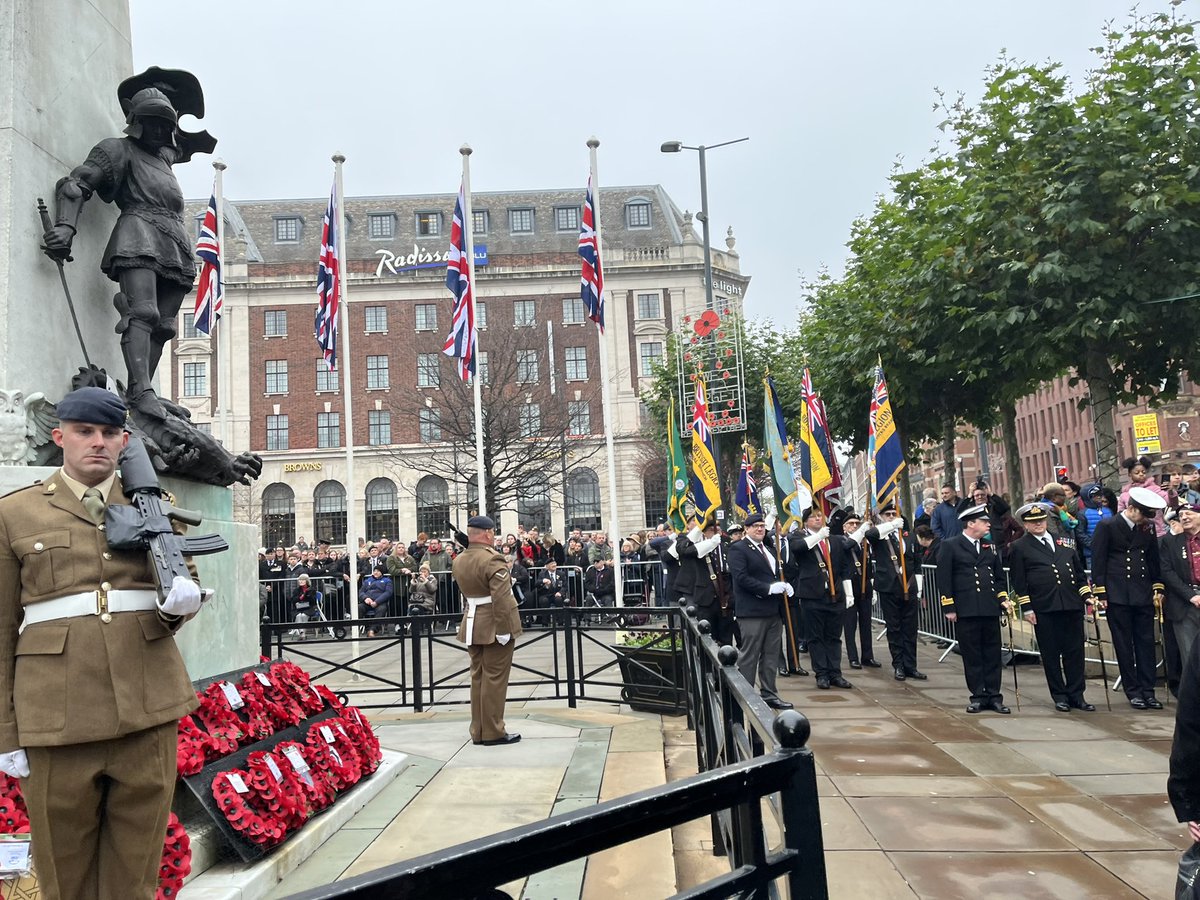 Qari Asim MBE tweet media