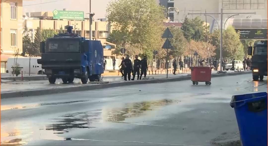 QwbAbdyn's tweet photo. خۆپیشاندانی خوێندکاران ئەمڕۆ بەهۆی دزینی موچە لەلایەن مەسعودەوە و هاوڵاتیانی کوردستان لەبرسێتی دەمرن

 #مەسعود_موچە_دەدزێت https://t.co/u1wntuMXOW