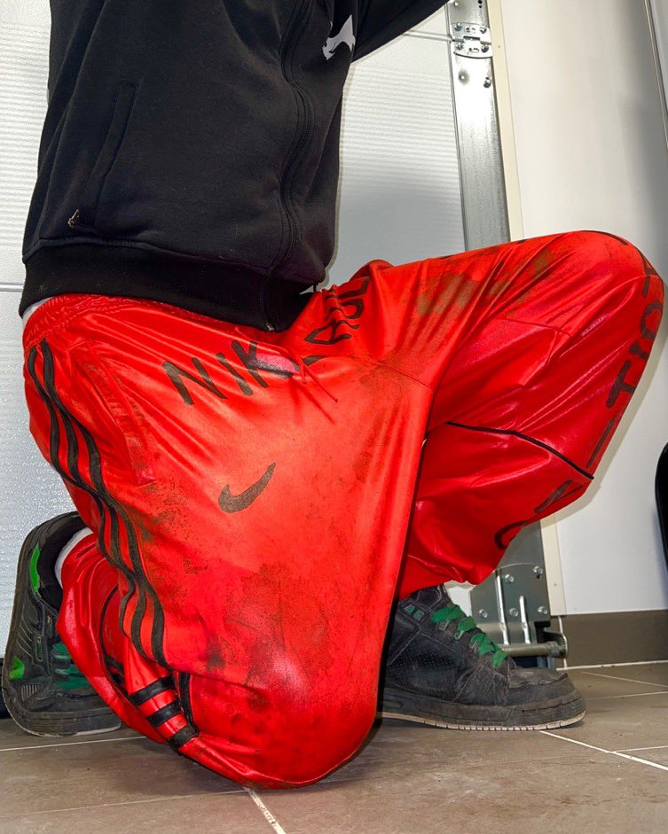 Osirisboy79's tweet photo. In the 3rd week that #Chile20 pants. were forced to do Bike #Maintainance on @WankerAdidas . still the consequence of #disobey the #master
#trashy #trackies #scally #chavlad #adidaschile20 #adidaschile62 #calsurf #obeyme #littlefagg #trashadidas #workie #dirty https://t.co/LiQv5UwTFT