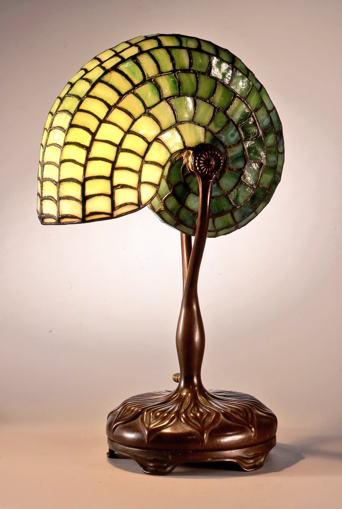♥️ This reading lamp is 123 yrs old, Original Lamp by Tiffany Studios, 1899, New York, USA.