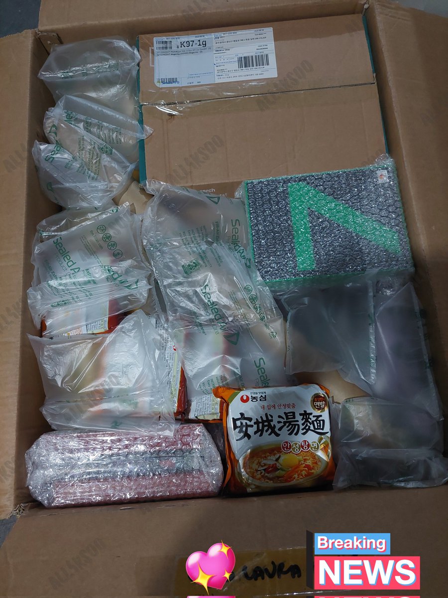 all4ksoo's tweet photo. #4KSOOARRIVALS 🐧
🔸️MALAYSIA BOX16 (SEPT.) arrived NOV.11 ✨️ Finished order sorting & sending out arrival notices, kindly check your DMs/email✅️
🔹️KOREA BOX29 arrived today, NOV.13❣️Currently checking all arrived goods, kindly wait for the notices until tom. Thank you🙏 https://t.co/8BP5ZDX018