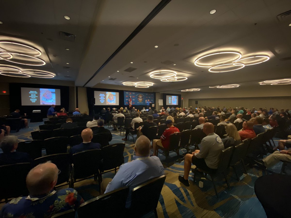 IAFC's tweet photo. Closing out #VCOSSUN22 with @TesendelbachTim talking about critical thinking in today’s fire service. @IAFC_VCOS #OneVoice https://t.co/pao3n1pc4q