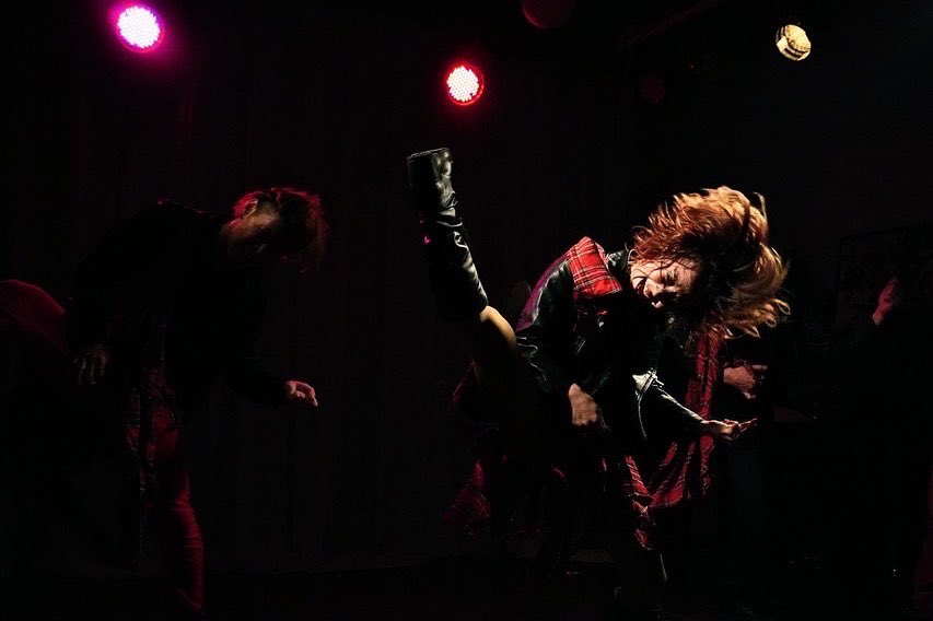 TenkTop's tweet photo. ハブニコレクション
2日間の公演が無事に終わりました！

ありがとうございました❗️❗️

自分が出演したハブニコ史上最もハードで過酷な公演でしたが、ドMなのでめっちゃ楽しかったです笑

皆様とお会いできて嬉しかったです✨

数あるナンバーから、頂いたヘビメタ写真にて🎸

#ハブニコ
#havenico https://t.co/DlOcnXYjkJ