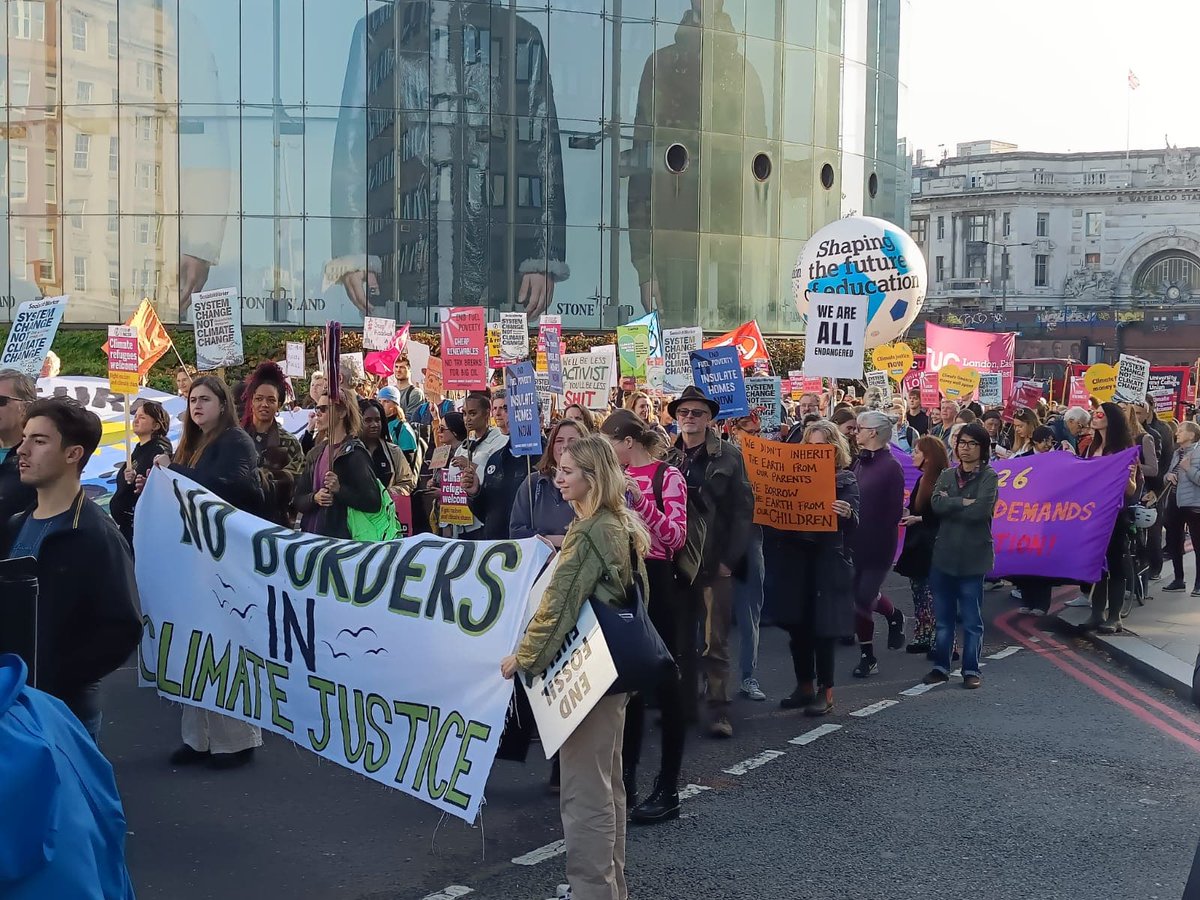 NoBordersCJ's tweet photo. Yesterday's #ClimateJusticeNow march.💚

We believe we must add demands for migrant rights and no borders to the call for climate justice!

#climatejustice #ClimateAction #COP27 #noborders #abolition https://t.co/a7IGMuKI60
