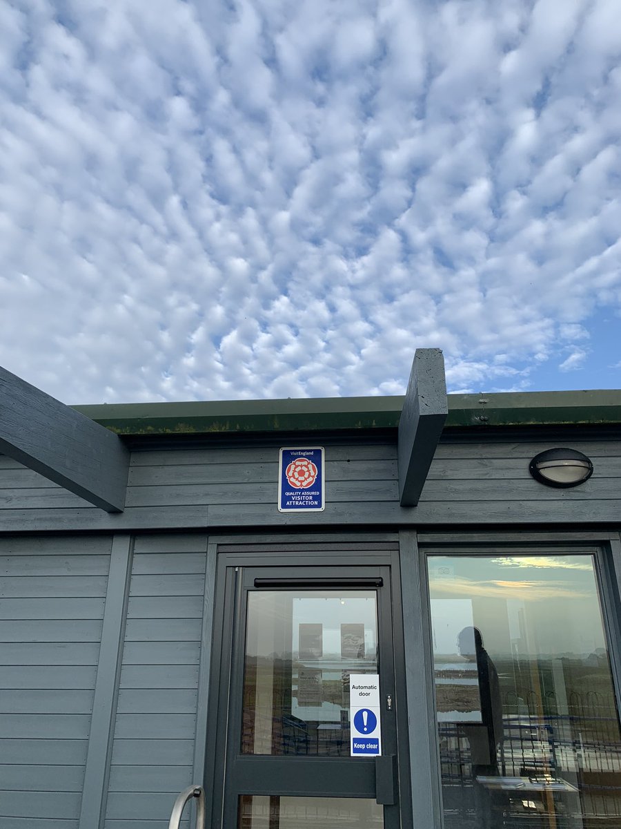 OuzelOutdoors's tweet photo. Awesome Cumulostratus Clouds over the Visitors Centre @RSPBFrampton
#cloudsoftwitter #RSPBFrampton #cloudnerd https://t.co/Fz7GCqv3uW