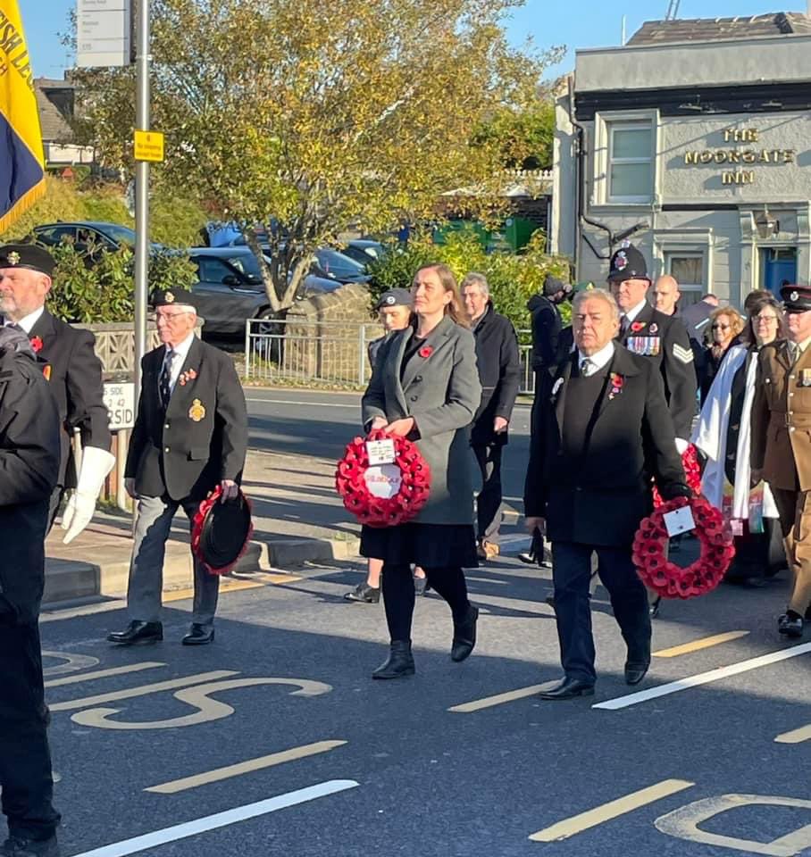 CllrLauraFlynn's tweet image. I was proud to join the Remembrance parade in #Aspull and lay wreaths at the war memorials in both Aspull and #NewSprings today. Wonderful to see so many local residents come to pay their respects #WeWillRememberThem #RemembranceSunday #LestWeForget