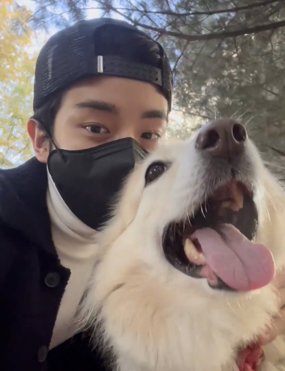 0215jaeyun's tweet photo. 2021                             2022 https://t.co/FewlXoRv96