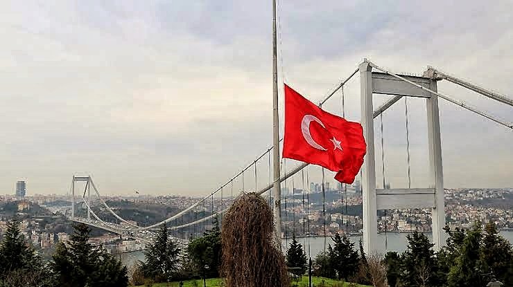 BekarEviTD's tweet photo. 🇹🇷 İstanbul'da meydana gelen hain terör saldırısında hayatını kaybeden canlarımıza Allah'tan rahmet, acılı ailelerine baş sağlığı, yaralı vatandaşlarımıza acil şifalar diliyoruz.

KAHROLSUN BEBEK KATİLLERİ ! https://t.co/tRScgAJTo0