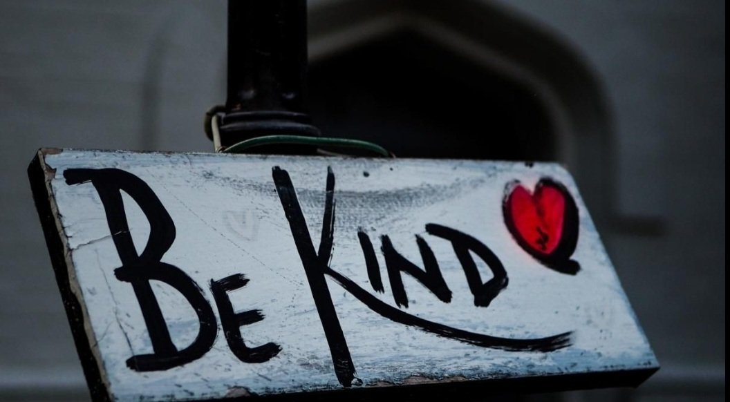 World kindness today ❤️
someone once said, amore genera amore....let's follow and act like  these words ...
CY ❤️
