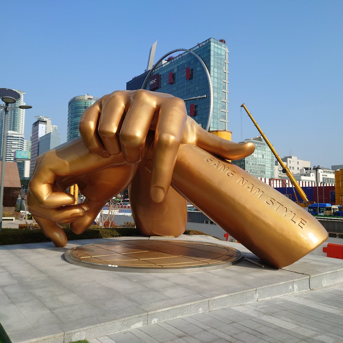 Ben_Drinking's tweet photo. So blood diamond billionaire is gonna kill off Twitter any day now. Here's some photos of Korea, which is amazing https://t.co/Z9POSjn4tp