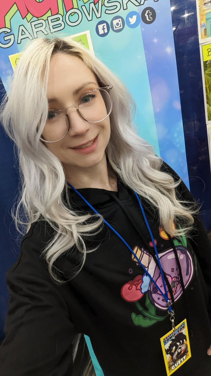 AgnesGarbowska's tweet photo. Last day of @grcomiccon I am wearing my @WonderPals sweater to keep warm!
I have a fun kids comics panel today to wrap up my weekend full of fun panels! Make sure to check it out. ☺️☺️
#wonderpals #grcomiccon https://t.co/DcsZltSVz2