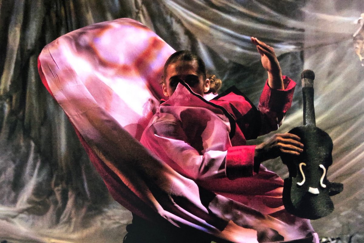 Our very own Bassoonist Robin O’Neill conducts Stravinsky’s The Soldier’s Tale tonight as part of the <a href="/WimbledonWIMF/">Wimbledon International Music Festival</a> 

A fully choreographed, dramatic performance of Stravinsky’s iconic tale of a soldier’s encounter with the devil, re-imagined…

🎟 philharmonia.co.uk/whats-on/wimbl…