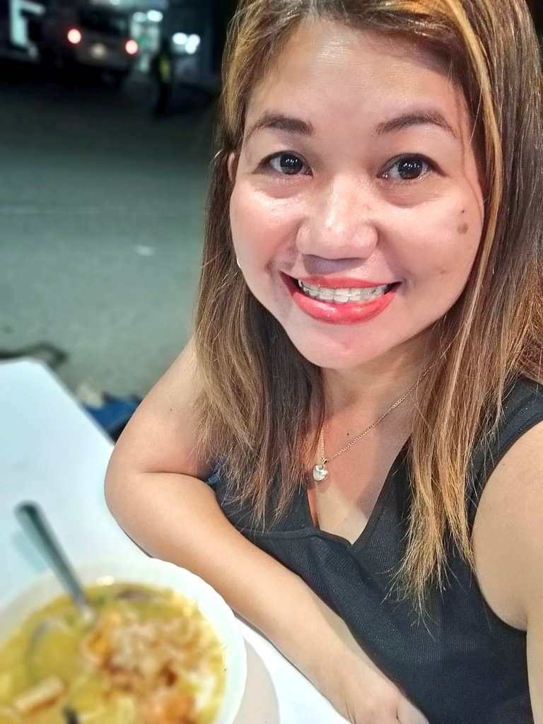 byFerliza's tweet image. You're not from Mandaue if you don't know this place ... After a night of drinking you come here for hot #batchoy soup unlimited #Vcenti