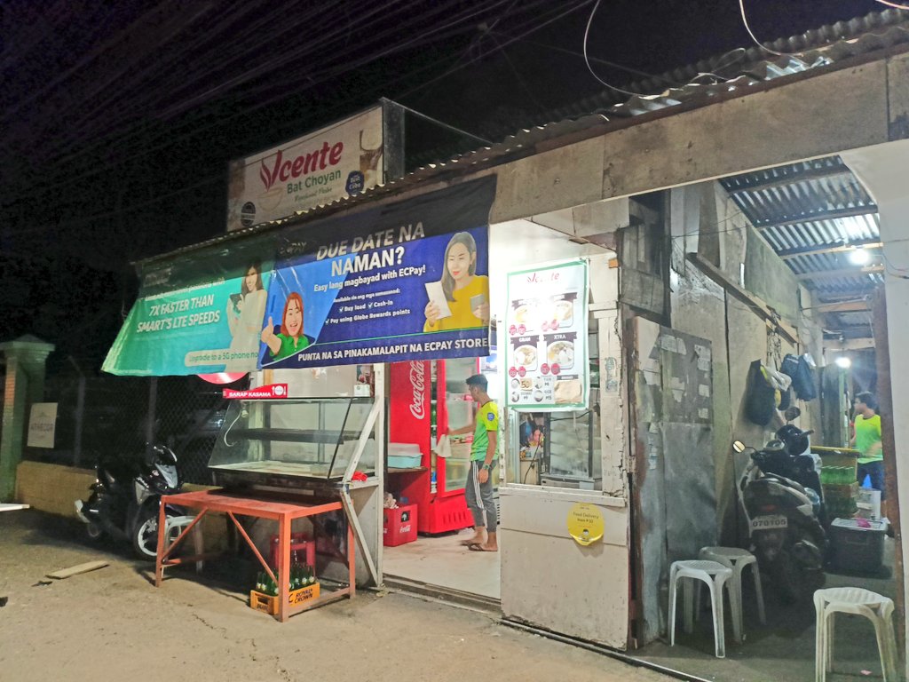 byFerliza's tweet image. You're not from Mandaue if you don't know this place ... After a night of drinking you come here for hot #batchoy soup unlimited #Vcenti