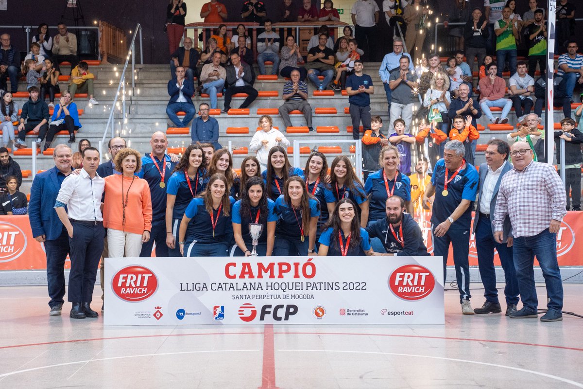 🏆 𝐄𝐋𝐒 𝐃𝐎𝐒 𝐄𝐐𝐔𝐈𝐏𝐒 𝐂𝐀𝐌𝐏𝐈𝐎𝐍𝐒 🏆

🤩 El <a href="/cpvoltrega/">Club Patí Voltregà-Movento Stern</a> i el <a href="/cpcalafell/">ClubPatíCalafell</a> han aixecat avui el seu primer títol de Lliga Catalana.

🙌🏼 Enhorabona!!

#HoqueiPatins #OKLligaCAT