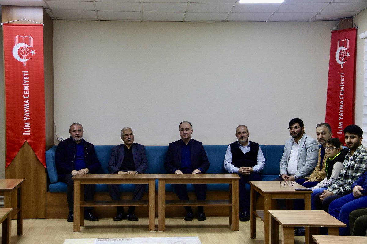iycsakarya54's tweet photo. 📍Necip Fazıl Kısakürek Yurdu

Bugün yurdumuzda gerçekleşen İlahiyat Akademi programı kapsamında Sakarya Üniversitesi İlahiyat Fakültesi'nden çok kıymetli hocalarımızı, yönetim kurulu başkanımız, yönetim kurulu üyeleri  ve öğrencilerimizle birlikte ağırladık. https://t.co/WNvzpunFUh