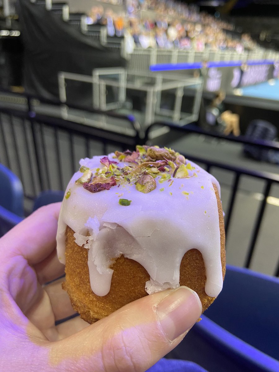 kez_bell's tweet photo. @JudyMurray Give is a wave and we’ll give you some cake https://t.co/cZ1R3bHQXC