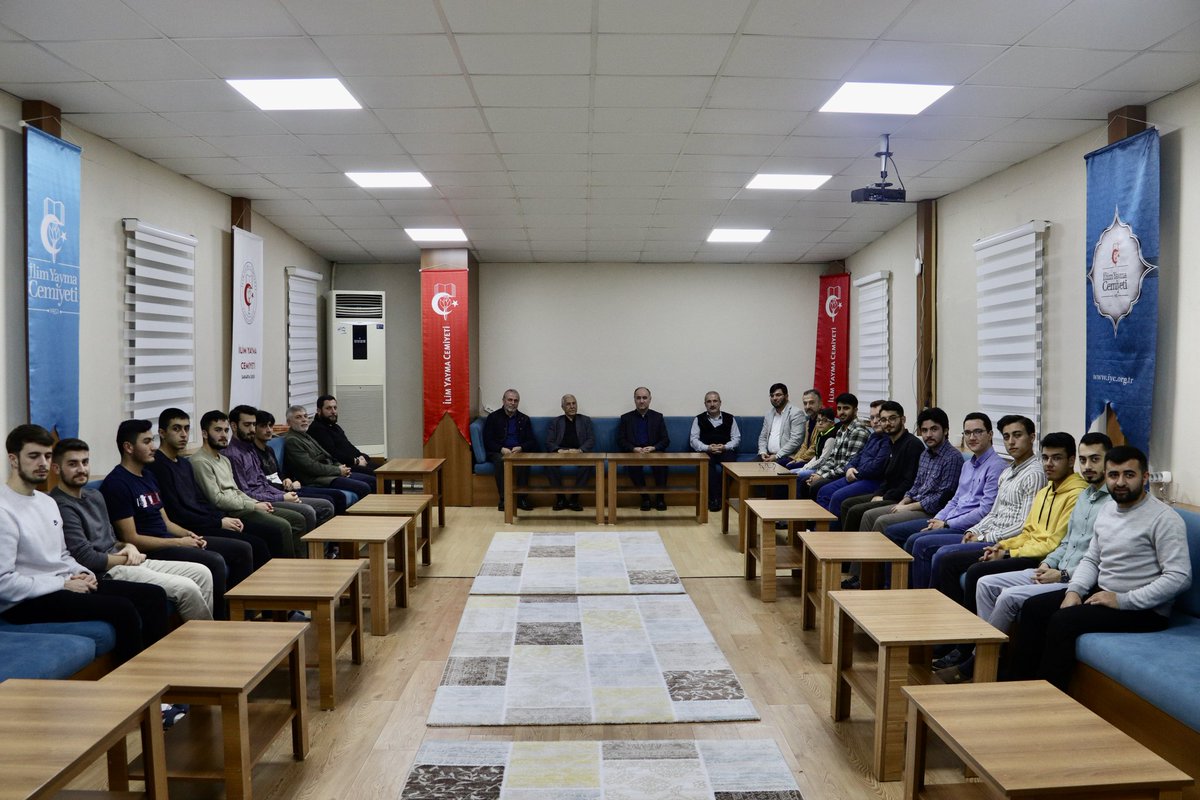 iycsakarya54's tweet photo. 📍Necip Fazıl Kısakürek Yurdu

Bugün yurdumuzda gerçekleşen İlahiyat Akademi programı kapsamında Sakarya Üniversitesi İlahiyat Fakültesi'nden çok kıymetli hocalarımızı, yönetim kurulu başkanımız, yönetim kurulu üyeleri  ve öğrencilerimizle birlikte ağırladık. https://t.co/WNvzpunFUh