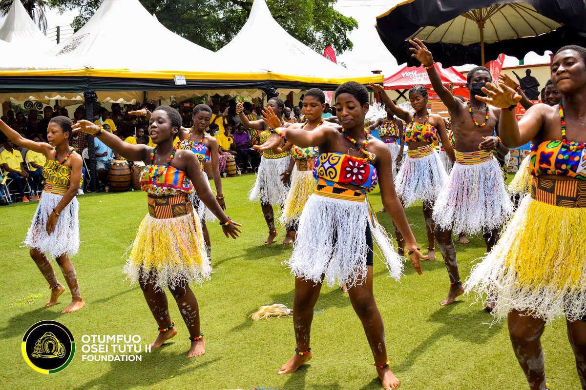 Otumfuofdn's tweet photo. We witnessed a beautiful cultural display by the KNUST cultural troupe
#OCRC #OtumfuoFoundation #otumfuo #Asantehene #ladyjulia #UN #UNESCO #literacychallenge #literacy #reading #readwide #girlpower #girlchild #GES #Ghana #education #JHS #radio #media #Facebook #USAID #SDG https://t.co/WI88aDgZnN