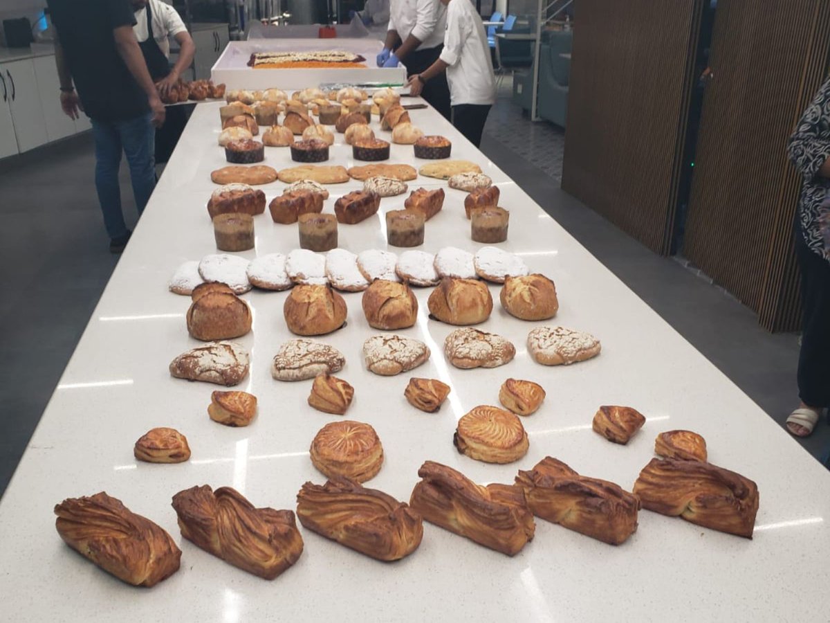 FlavoursHalcyon's tweet image. We are elated with the #bakingworkshop sessions at #Roast24Seven!! 

A Big Thank You to Mr. Bruno Dinel for teaching his amazing #recipes. Our team relished every session of the #workshop, here are the few glimpses of Day 2, 3 &amp;amp; 4 from the workshop.  

#Day2 #Day3 #Day4 #Bongard