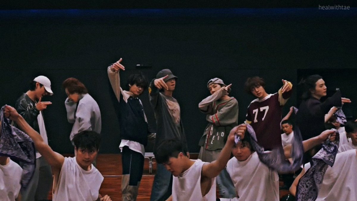 healwithtae's tweet image. kim taehyung for run bts, A BORN PERFORMER