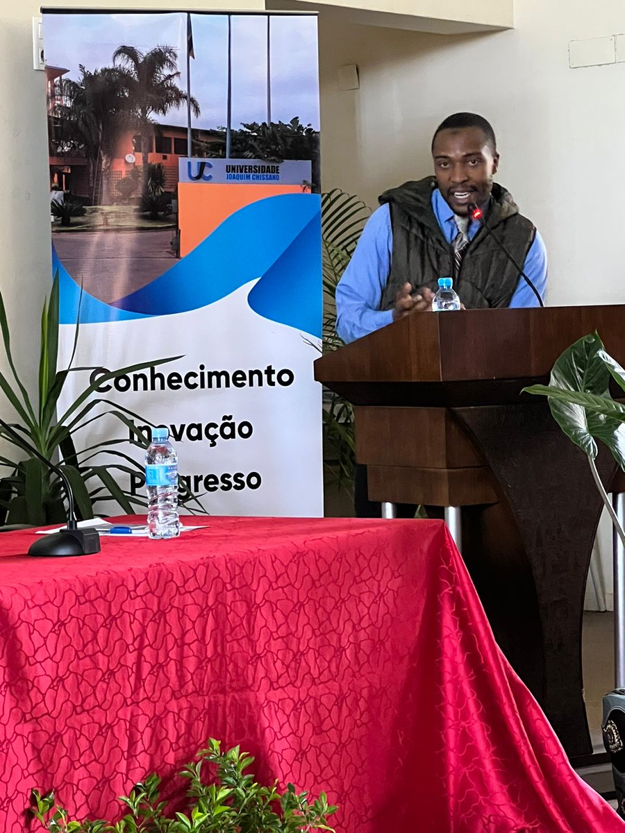 Noutro desses dias, nas #JornadasCientificas da #UniversidadeJoaquimChissano (UJC). Propunha para discussão o tema '#Moçambique na #Geopolítica Global do #DesenvolvimentoSustentável: Dinâmicas, Posicionamento e Perspectivas.'