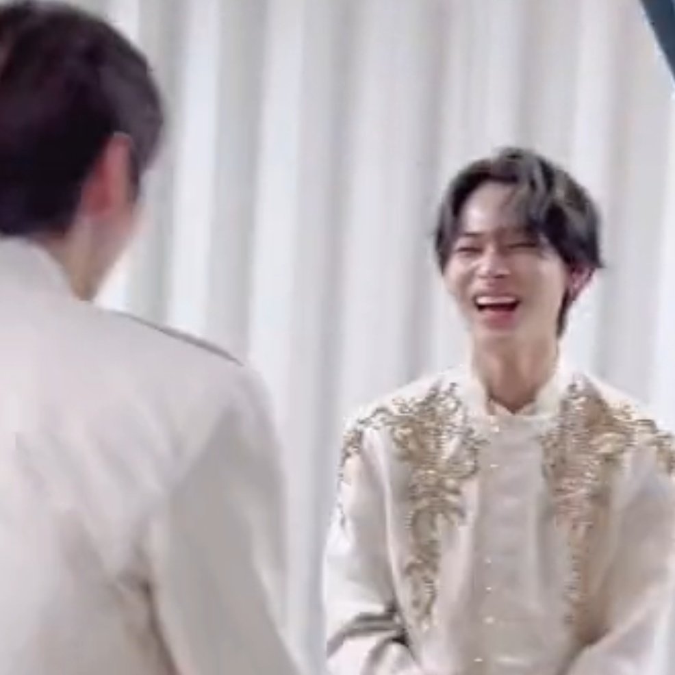 nrkdaily's tweet photo. ni-ki's smile because of his sunghoon hyung 😭💖 https://t.co/C0kpNKXhf3