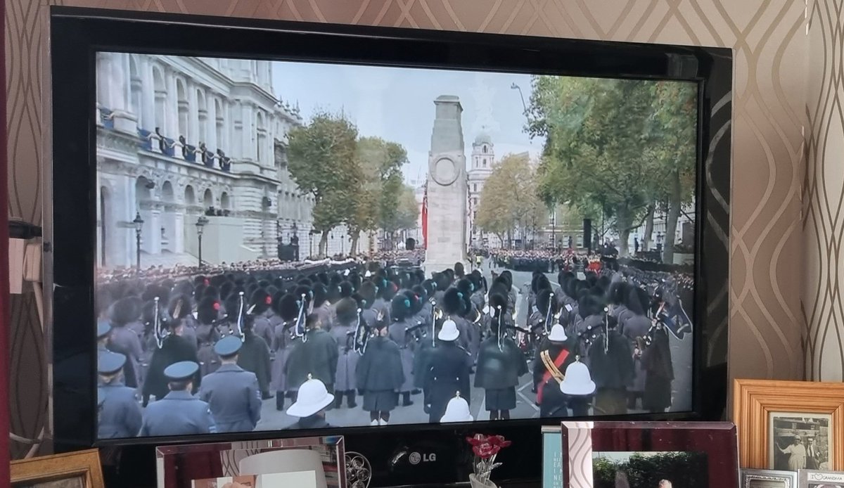 Samanthawinnet1's tweet photo. OK, here we go again ... #tissuesready #RemembranceSunday #Remembrance @PoppyLegion #nimrod #edwardelgar π’ππ’ππ https://t.co/6WJ4UDYGrv