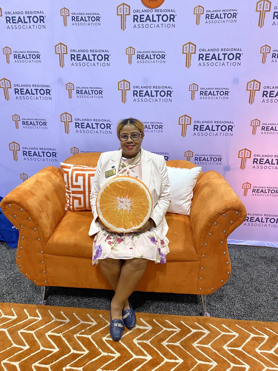 Shedonna's tweet photo. Enjoying #NARNXT in Orlando! #ExitVisionRealty #realtorlife #DynamicDekalb https://t.co/kPBmiqxOKZ