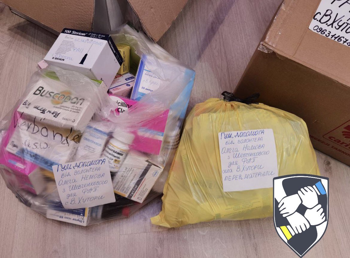 officialgobn's tweet photo. Процесс підготовки до чергового рейду і доставки гуманітарної допомоги. Іноді доставку виконують декілька груп волонтерів. 

Нас чекає важка зима, тому підтримка необхідна, як ніколи. https://t.co/uYXHaZpKYl