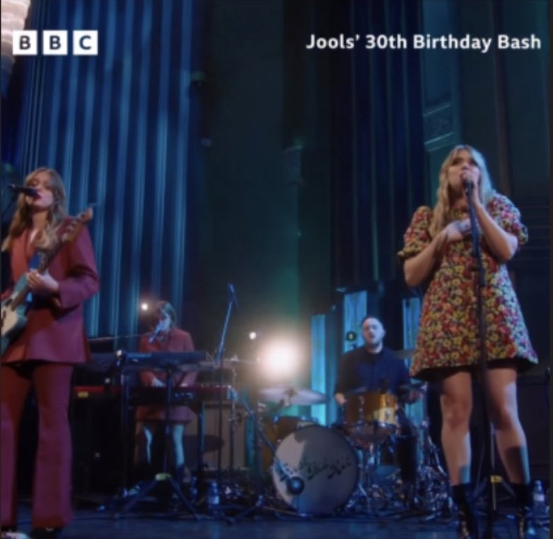 Happy 30th Later With Jools Holland! We were so honored to be part of this special show and celebration. Thank you for having us 🎂🥂🇬🇧📺 youtu.be/EDx2AfAbHgQ