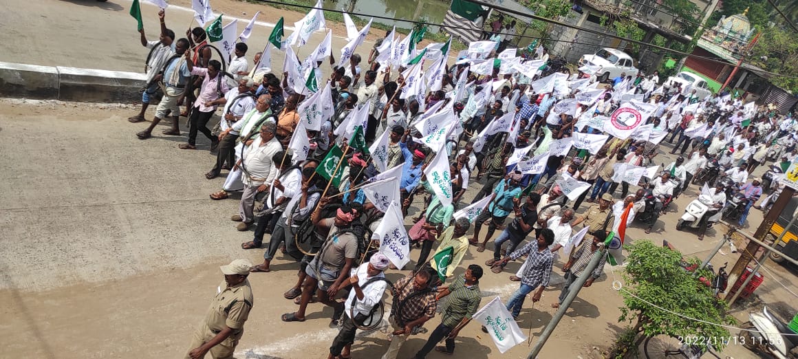 iamYSrinubabu's tweet photo. రాజోలు నియోజకవర్గం గీతకార్మికుల కృతజ్ఞత @chelluboinavenu
@naren152
@AndhraPradeshCM
#APcmYSjaganCares #settibalija #BCWelfare #ChelluboinaVenu #ToddyPolicy2022 #gouda #Geethakarmikulu https://t.co/Ibfa5wec9l