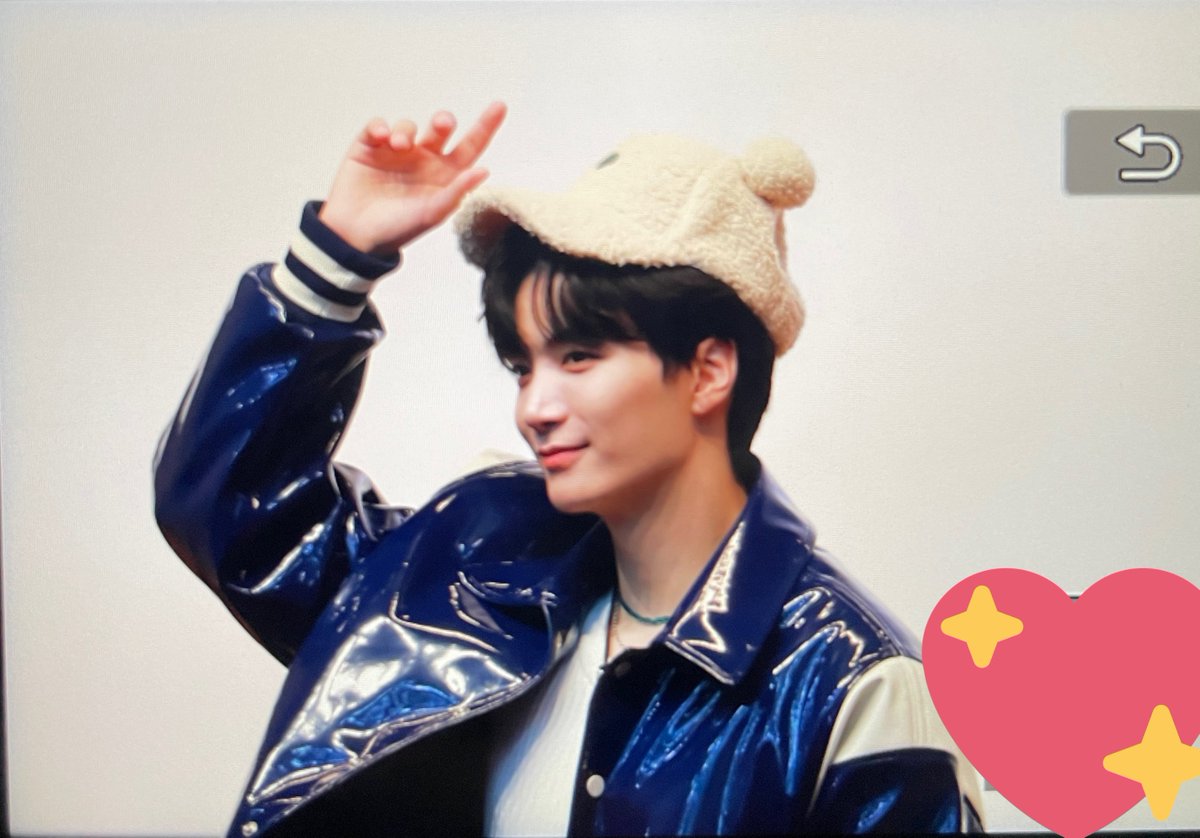 221113 비트로드 팬싸

종현이가 생일 축하 노래불러줬다.... 맛있는 거 먹으라고 치킨 먹으라고 합니다
왼쪽 오른쪽 볼 중에는 오른쪽이 더 말랑하다고

나머지는 기억 안 나는데(?