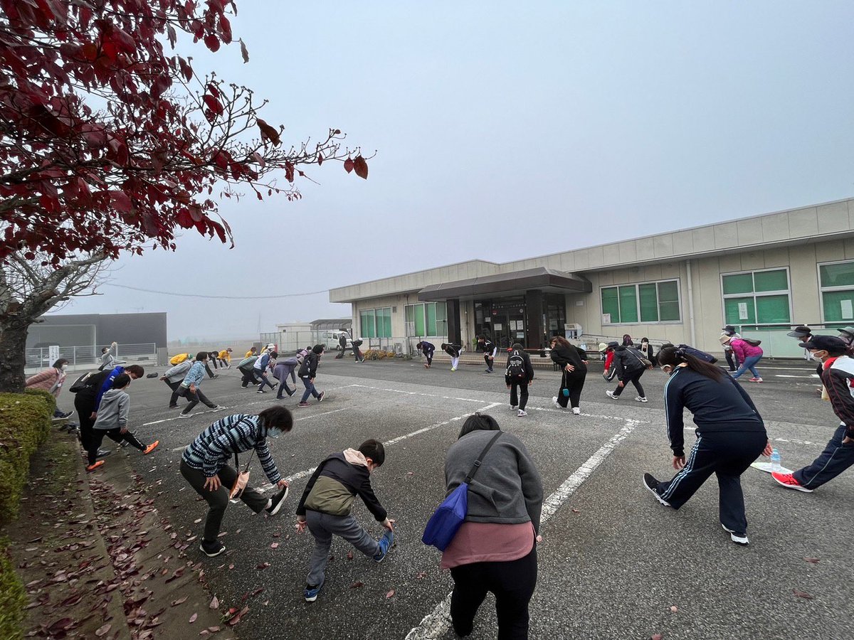 tochigi_gb's tweet photo. 本日、第33回ウォークin絹あるけあるけシルクロード2022に #佐々木斗夢 #大宅健介 #清水武蔵 選���が参加いたしました！

地域の皆さんと一緒にウォーキングを楽しみました👏

ご参加ありがとうございました😊

#信念
#栃木ゴールデンブレーブス https://t.co/Ody3L2Lume