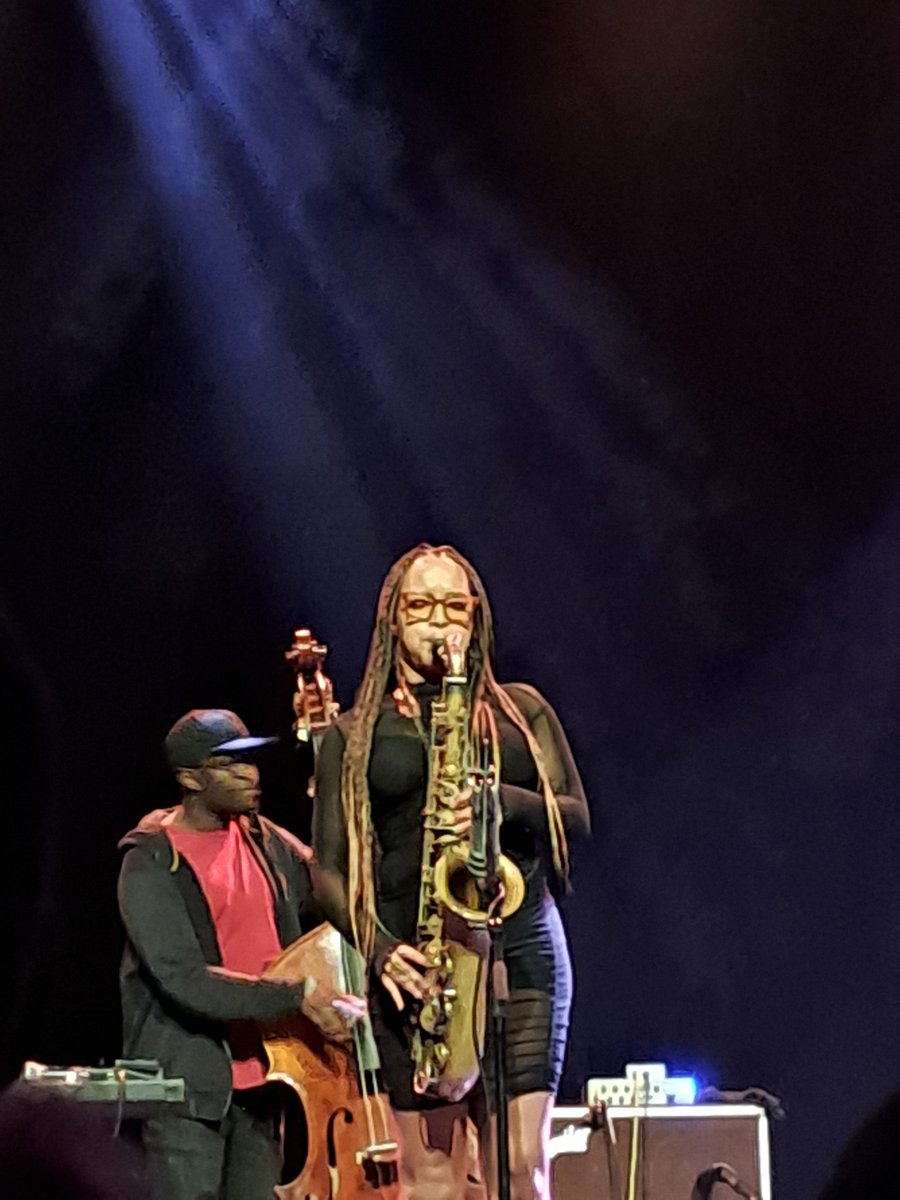johnhermse1's tweet photo. Leuk, zo'n festival zonder muntjes, maar met @iamladyblkbird @nubya_garcia @lizzwrightmusic #rubyrushton en nog veel meer. @Rockit050 https://t.co/SYwzSXFdgf