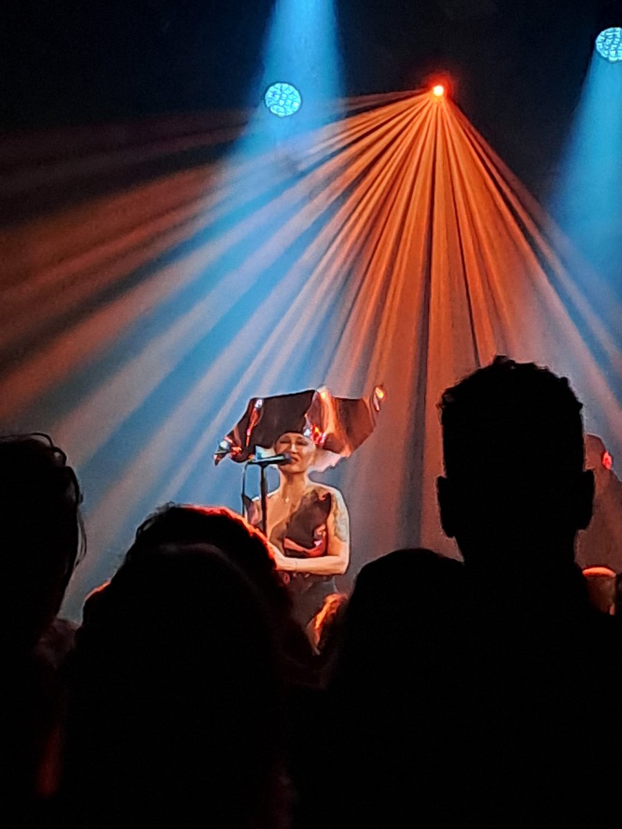 johnhermse1's tweet photo. Leuk, zo'n festival zonder muntjes, maar met @iamladyblkbird @nubya_garcia @lizzwrightmusic #rubyrushton en nog veel meer. @Rockit050 https://t.co/SYwzSXFdgf
