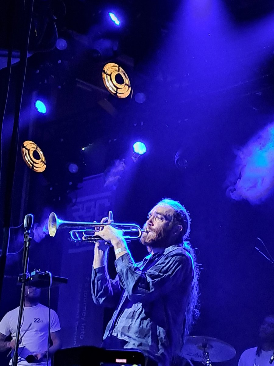 johnhermse1's tweet photo. Leuk, zo'n festival zonder muntjes, maar met @iamladyblkbird @nubya_garcia @lizzwrightmusic #rubyrushton en nog veel meer. @Rockit050 https://t.co/SYwzSXFdgf