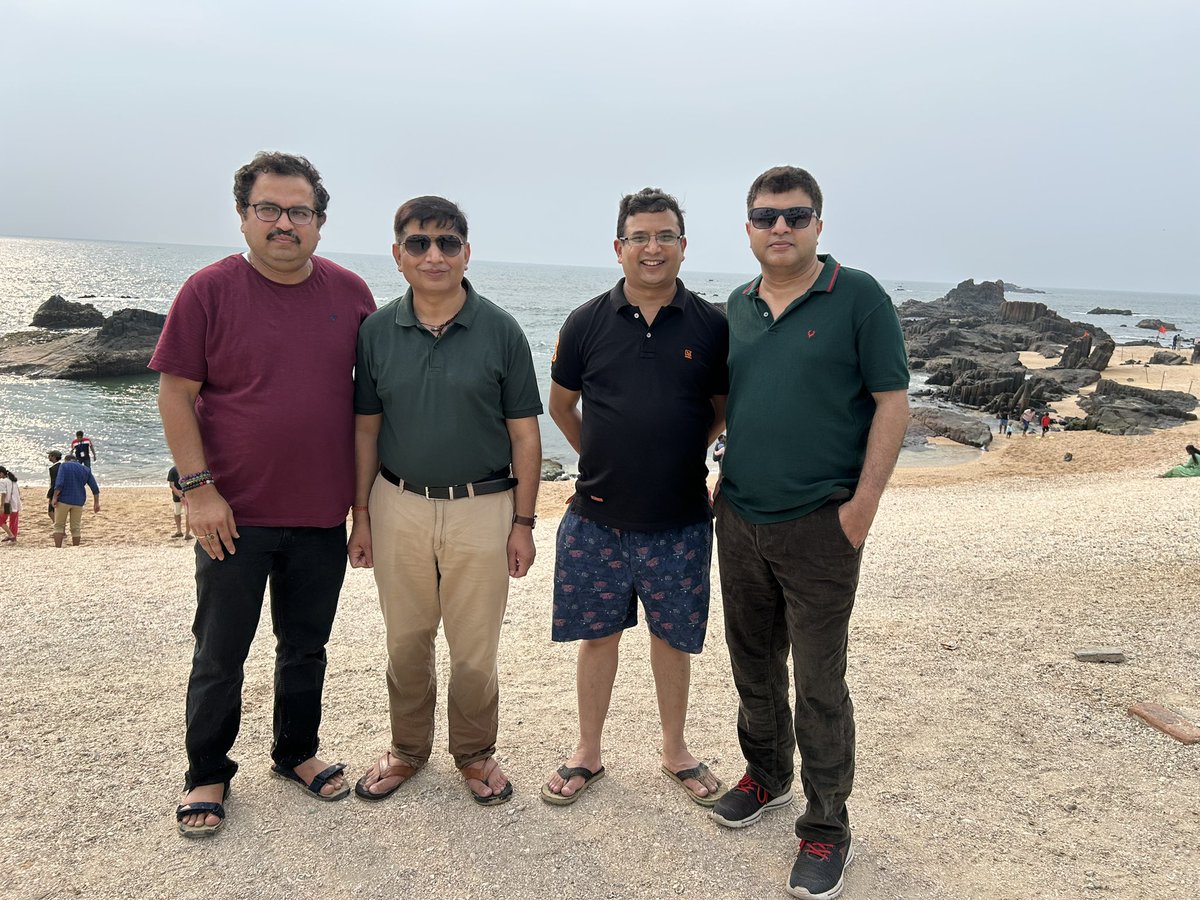 Chakrabarti_Lab's tweet photo. We had a great meeting (10-13 November) in Malpe, Karnataka: Structure and Dynamics of Molecules and Clusters (SDMC). Presenting a poster was fun, my student @ASHACHOUDHURY1 presented a poster too https://t.co/AfYV5uqbQ5
