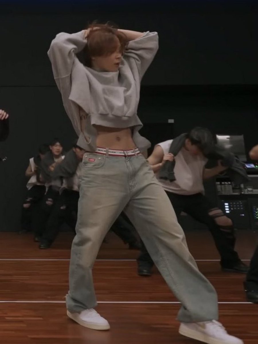 sevenrchive's tweet photo. WHOSE BOYFRIEND IS THIS?!!! https://t.co/hWJrVsEGlf