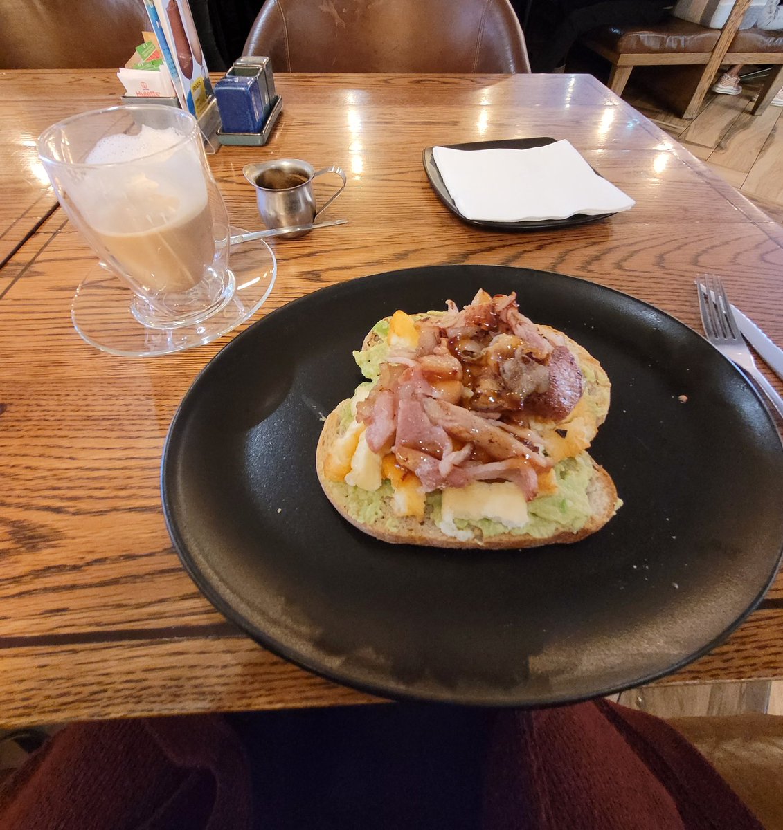 SheGivesHope's tweet photo. Lights out, so I'm out... for brunch https://t.co/3rwlHwjLE2