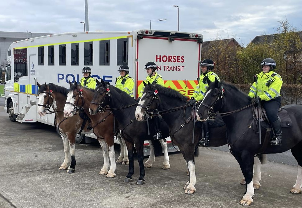 PSOSHorses's tweet photo. They shall grow not old, as we that are left grow old: Age shall not weary them, nor the years condemn. At the going down of the sun and in the morning. We will remember them. Laurence Binyon #RemembranceDay #Poppy #LestWeForget #RemembranceSunday https://t.co/XjFp2ujjy1