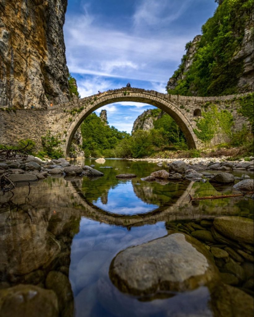 Collapsed … 🍁 !!! tweet media