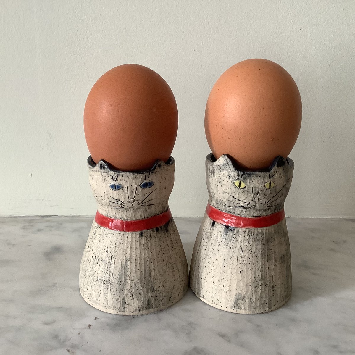 LnSDesigners's tweet image. Who wants a catty #Christmas decoration from local ceramicist @705xclay this year? Get them from #LeytonstoneChristmasMarket, St. John's churchyard Leytonstone 11am to 3.30pm on Saturday November 26th. #E11 #Leytonstone #cats