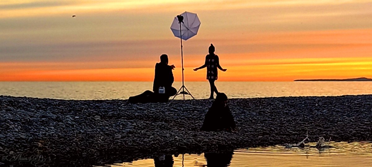 AlainBorsani's tweet photo. Les Superbes Couleurs de ce Samedi Soir...Baïeta...
@AlainBorsani
#Ilovenice #FenetreSurNice #frenshriviera #coucherdesoleil #Crépuscule #explorenicecotedazur #explorenice #nice #nicecotedazur #nicetourisme #nicemoments https://t.co/ngNoRXZ3WD