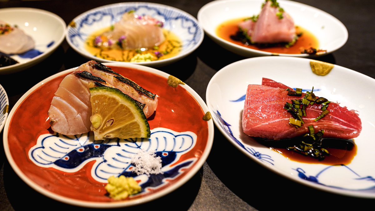 moonadu's tweet photo. 博多西中洲「食堂ぎんみ」さんで日本酒と小料理を。風の森や熊本・産土を呑みながら八寸、刺身、雲丹茶碗蒸し、すき焼きと8,800円のコースの〆は土鍋ご飯。薄削りの鰹節と卵黄でTKGに。

#食堂ぎんみ #博多グルメ #日本酒🍶 #産土 #風の森 #hakata #japanesefood #japanesesake #ubusuna #kazenomori https://t.co/3waTfUKluF