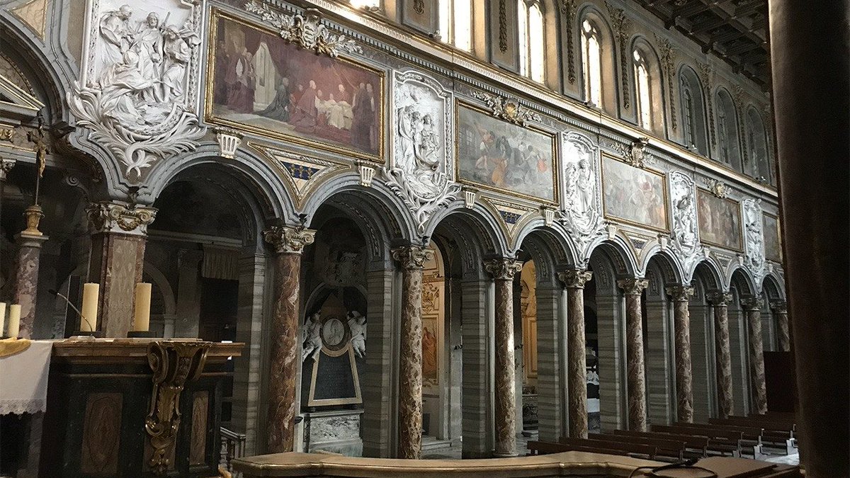 vaticannews_it's tweet photo. #archeologia A #Roma aprono al pubblico gli scavi di San Marco, "la prima parrocchia della #storia". #VaticanNews visita in anteprima l'area sottostante la basilica romana. 
Il video 👉 https://t.co/eUOcDlazIY https://t.co/YbWNSVn1Nd