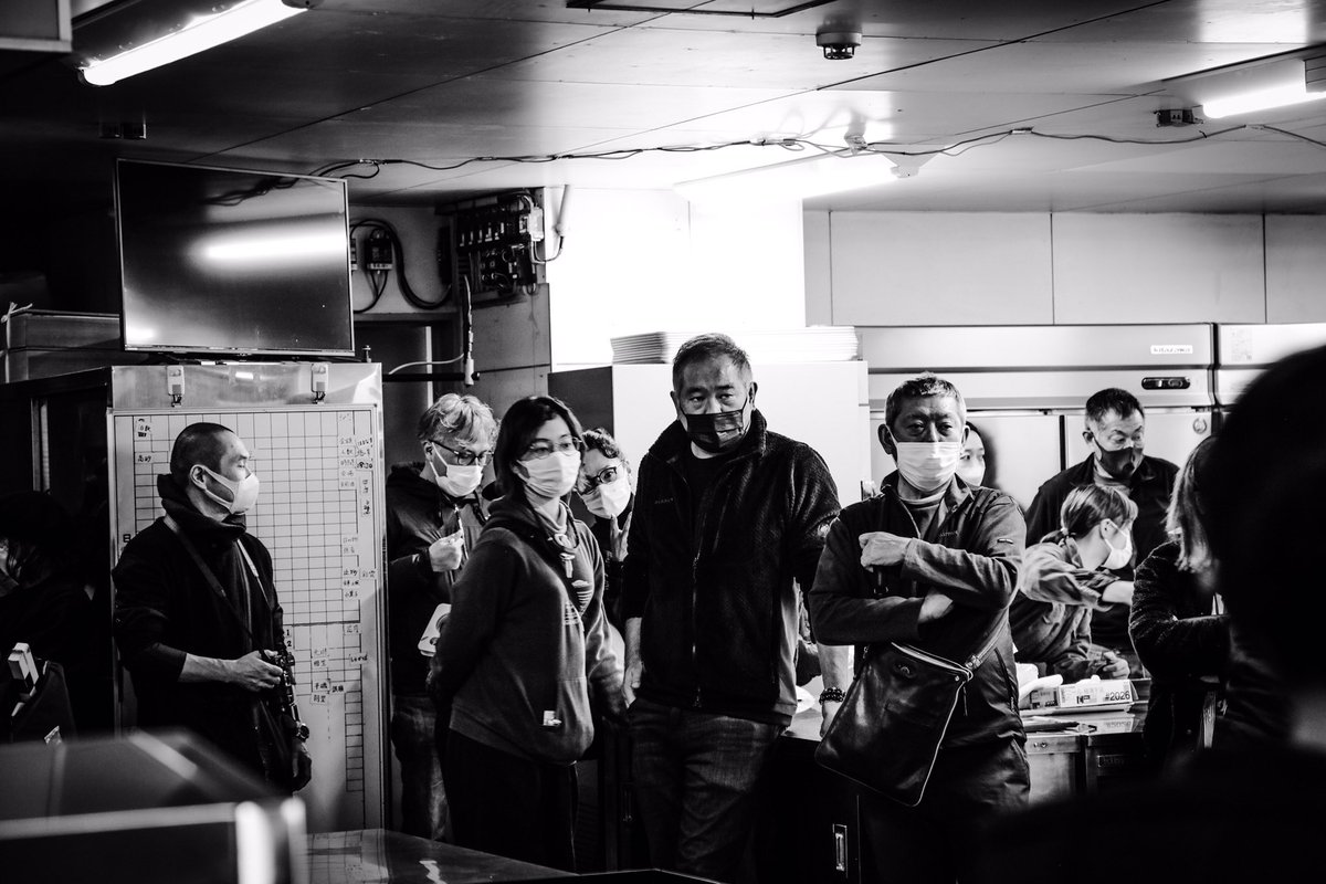 m_nagase_66's tweet photo. 《天間荘の三姉妹〜北村龍平監督&amp;スタッフの皆さん》

まだ見ぬ世界を目指して
日々突き進む

仲間が居てくれる幸せ
ひとりじゃ映画は作れません
有難うございます

from M.Nagase

#天間荘の三姉妹 
#公開中 
⁡
#感謝感謝感謝
⁡
#masatoshi_nagase_photography https://t.co/0OGqezeZtG