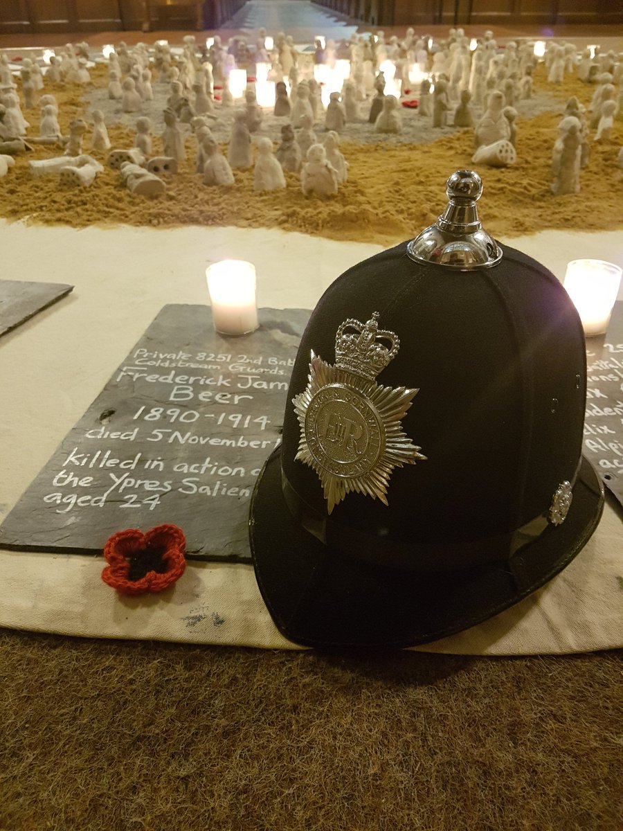 34 police officers from #Devon and #Cornwall died in #WW1

17 died in #WW2 on active service with the armed forces, and 30 died on home soil during enemy air raids

1 died in the #WarInAfghanistan 

#LestWeForget #PoliceHistory #RemembranceDay    #RemembranceDay2022