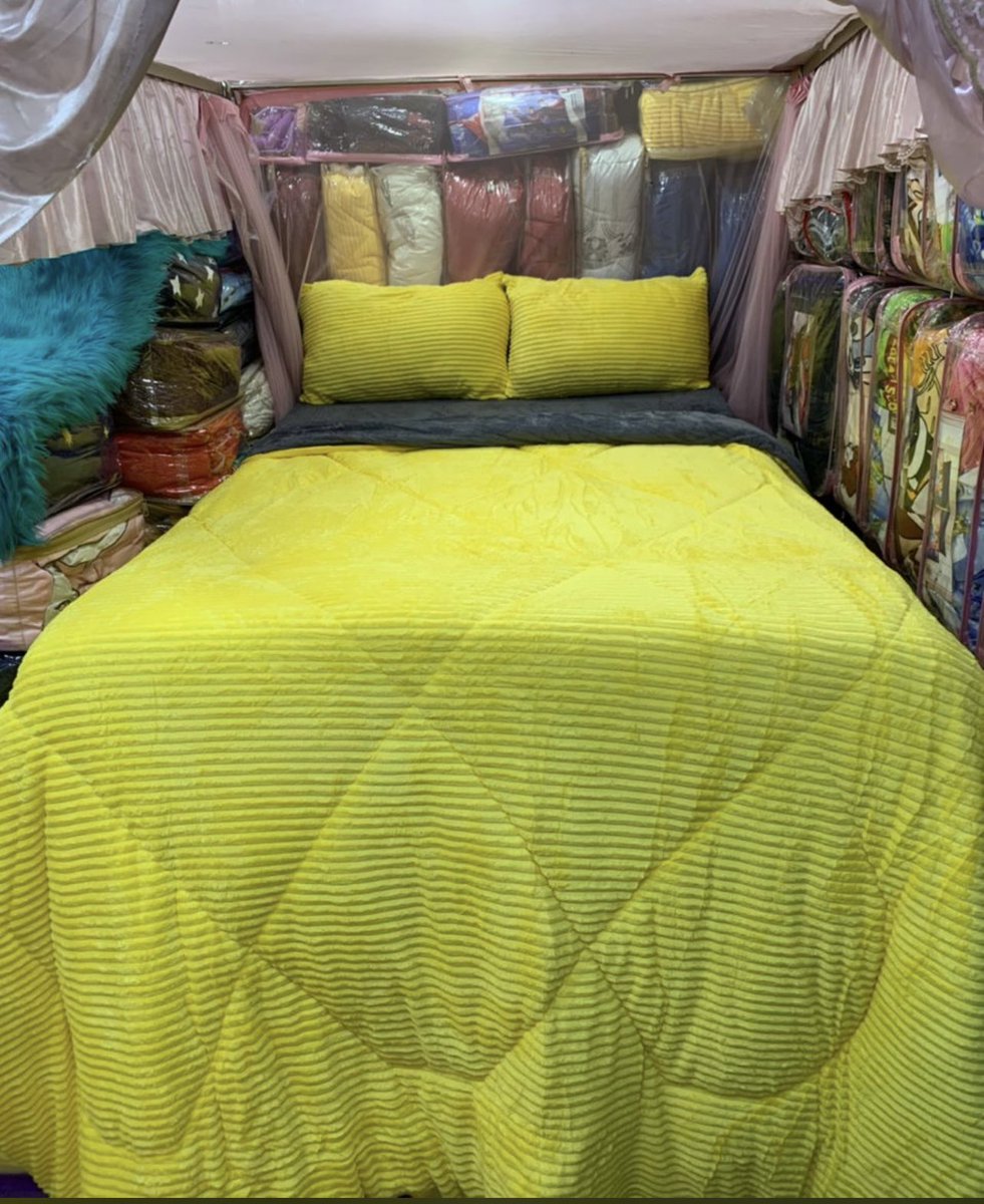 RitazCollection's tweet photo. CORAL VELVET DUVETS WITH 2 PILLOW CASES AND. BEDSHEET

PRICE………………………………….180,000/=
SIZES…………………………………..5/6 6/6 

Please call or WhatsApp 0772451472 for deliveries 
We deliver at a cost 
#duvet #coralvelvet #duvets #coralbedcovers #bedcover #bedding https://t.co/cZ4JNYgiEf